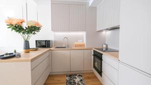 Luxury apartment Free parking - by Hosty