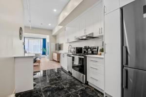 DownTown King Suite