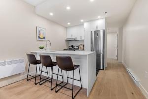 Luxurious King Suite with Balcony