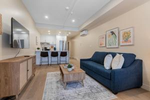 DownTown King Suite with Balcony