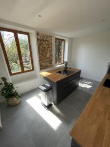 Charmante dépendance avec jardin