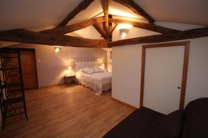 B&B / Chambres d'hotes Logis de La Benetiere : Chambre Double