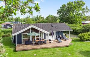 Cozy Home In Gedser With Wifi