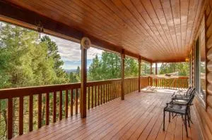 Alton Cabin with Deck about 2 Mi to Dixie Natl Forest! - Alton