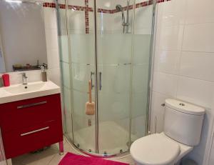 Appartements Studio avec terrasse charmante a -10mn du metro 4 : photos des chambres