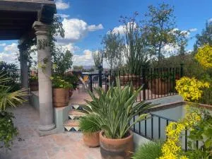 Lovely home with terrace views - Casa Cielo Grande - Celaya