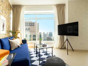 Spacious 2BR in Downtown in High Floor