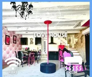 Caporizon-Lov'BNB-La seule Love House de Dordogne - Bourdeilles