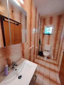 Apartments with parking space Barbat, Rab - 22752