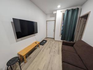 NEW! Casino Close Comfort walk to the falls - Ubytování bez kategorie ve městě Niagara Falls