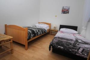 Apartments for families with children Kastel Stafilic, Kastela - 23058