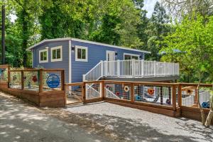 Cosmo Retreat - Hot Tub Dogs OK Bocce Ball Court