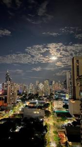 Spectacular Penthouse, Private Rooftop, Great Location, Amazing views!