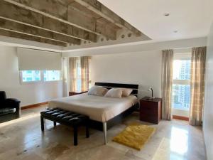Spectacular Penthouse, Private Rooftop, Great Location, Amazing views!