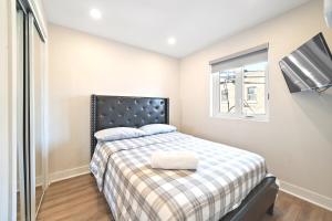 Cozy 3BDR in heart of plateau Montreal D
