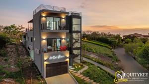 Casa Luna Amarillo - Your Pacific Escape!