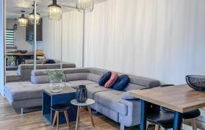 Beautiful Home In Drogoradz With Kitchen