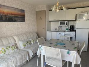 Appartements Coquet Appartement T2, Balcon Sud, Parking Prive, 400m de la Plage - Fort-Mahon-Plage - FR-1-482-135 : photos des chambres