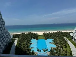 Happy Beach Seaview Hotel - The Arena Cam Ranh Resort - 金兰市