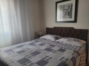 304 Tupi Vista Mar II - TUPI - 15 metros da praia - 2 dormitórios - WI FI e acomoda até 8 pessoas - Estacionamento Gratuito ap.304