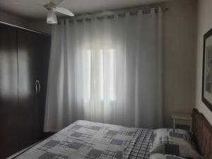 304 Tupi Vista Mar II - TUPI - 15 metros da praia - 2 dormitórios - WI FI e acomoda até 8 pessoas - Estacionamento Gratuito ap.304