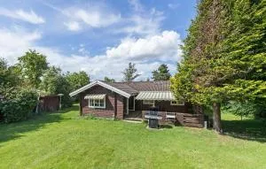 Nice Home In Frederiksværk With Wifi - Kulhuse