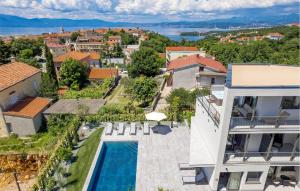 Gorgeous Apartment In Omisalj 