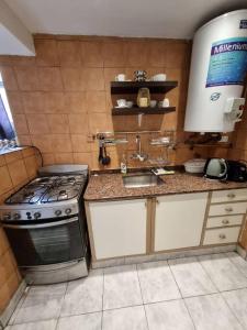 CityGem -Mendoza Centro- capacidad de 1 a 5 huéspedes - recibimos tarjetas