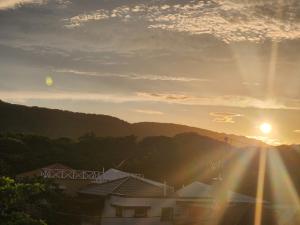 Penthouse Apartment with Bay and Mountain Views, Rooftop BBQ, AC, Fast WiFi, Near Saladilla Beach, Barahona