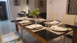 曼谷辉煌 旺中带静 带庭院的3个房间独立别墅 预订5天以上提供免费接机一次