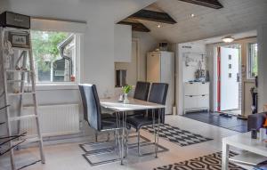 Beautiful Home In Åhus With Wifi