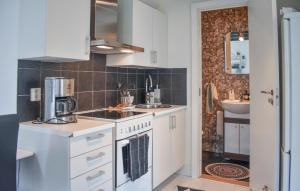 Beautiful Home In Åhus With Wifi