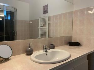 Appartements PYRENE HOLIDAYS - Heracles - Residence paisible a 6mn a pied des thermes : photos des chambres