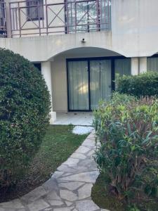 Charmant appartement dans résidence avec piscine vue mer