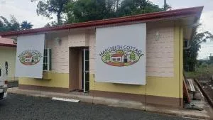 Margereth Cottage suite residence - Menumbok