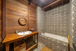 Biệt Thự 3 Phòng Ngủ (Three-Bedroom Villa)