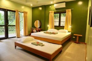 Vista Verde, Family Living