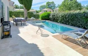 Awesome Home In Saint-Rémy-De-Provence - Eygalières