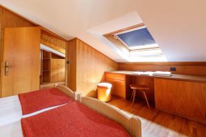 Three-Bedroom Apartment - Split Level