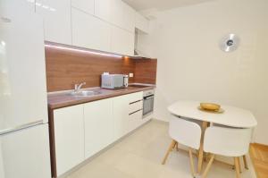 Discovery Point Apartments