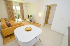 Discovery Point Apartments