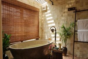 Fish Lantern House An Bang beach