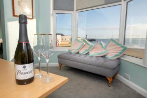 Flamingo Bay - Huge Apartment With Stunning Views - On the beach!