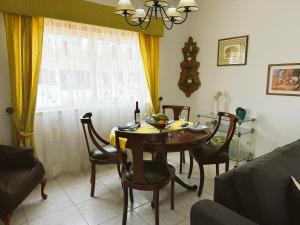 Plaza Real - Silhueta Citadina