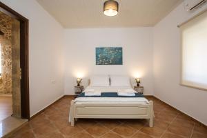 Manolis Stone House Villa