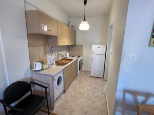 Dimitris Apartment 80m from the beach nea peramos