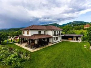 Agropensiunea DarDen - Racovita Cerna