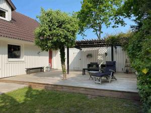 Family-friendly house near the sea