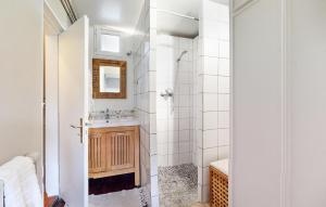 Maisons de vacances Beautiful Home In Vittefleur With Wifi : photos des chambres