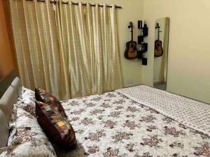 Comfy 3BHK house with Cinema like Home Theatre !